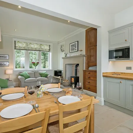 The Gatehouse Beckfoot Hall * Great Musgrave